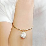 Fashion Imitation Diamond Hollow Peach Heart Bracelet Gold -25/14